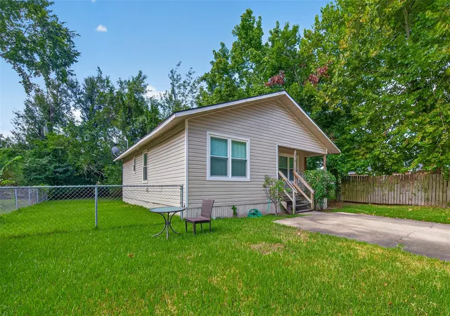 Photo 3 of Single family home for sale at 6010 Woodview Dr, Houston, TX 77396 | MLS# 67559469 | Listing updated on 2026-08-23