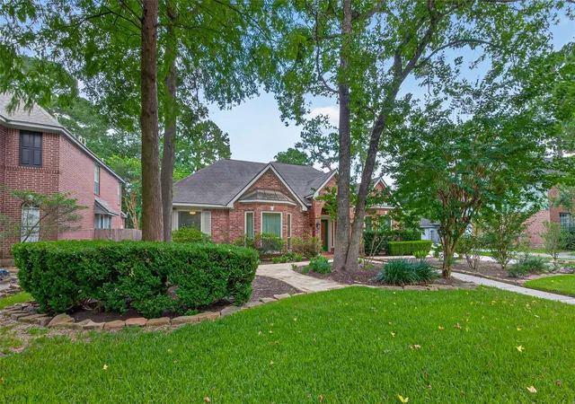 Photo 2 of Sale Pending at 7 Windridge Pl, Spring, TX 77381 | MLS# 66117079 | Listing updated on 2026-09-06