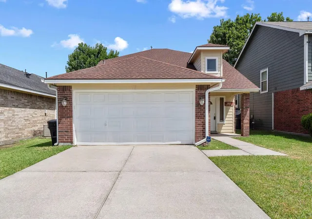 Photo 1 of Single family home for sale at 11811 Fossil Rock Ln, Houston, TX 77034 | MLS# 59997772 | Listing updated on 2026-09-21