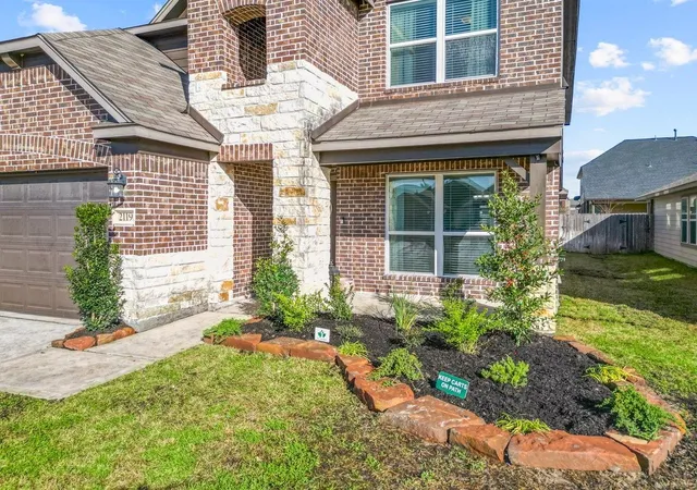 Photo 2 of Single family home for sale at 2119 Pacific Loon Ln, Conroe, TX 77385 | MLS# 63251803 | Listing updated on 2026-09-12