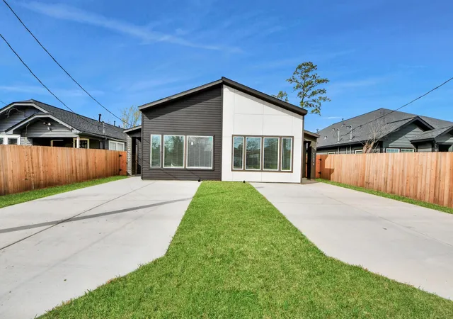 2nd image of 9309 Caddo St, Houston, TX 77078 | MLS# 94958720
