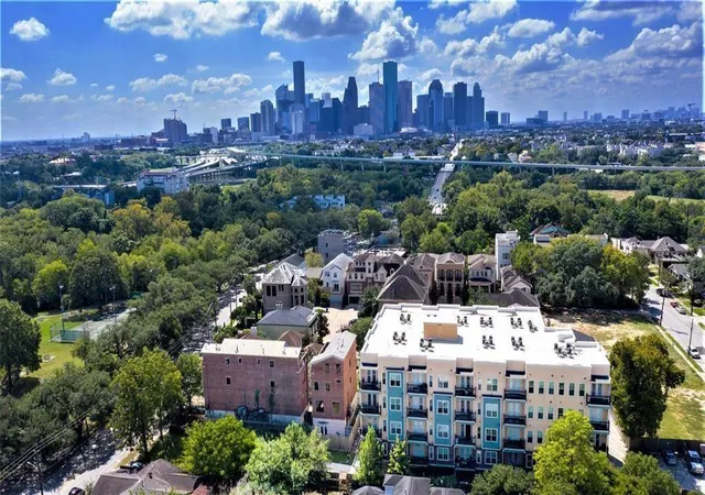 1st image of 2802 Morrison St #206, Houston, TX 77009 | MLS# 93280658