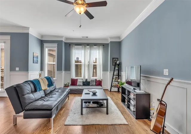 3rd image of 2802 Morrison St, Houston, TX 77009