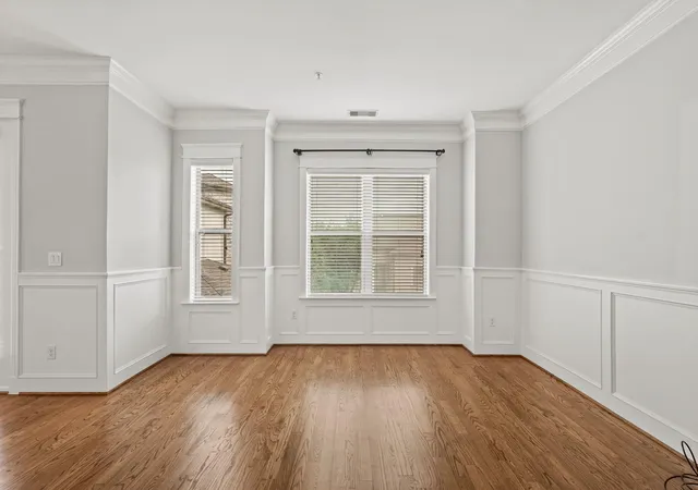 4th image of 2802 Morrison St, Houston, TX 77009