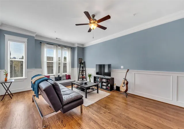 5th image of 2802 Morrison St, Houston, TX 77009
