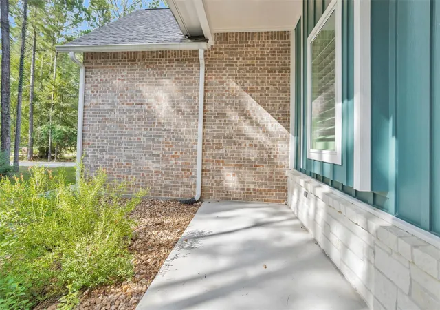 Photo 3 of Sale Pending at 15558 Roberts Ct, Montgomery, TX 77316 | MLS# 23688077 | Listing updated on 2026-09-12