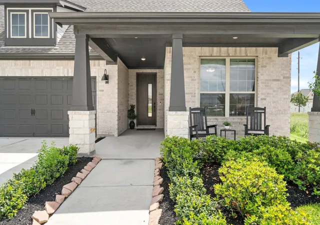 Photo 3 of Single family home for sale at 7539 Rolling Stone Dr, Fulshear, TX 77441 | MLS# 69927266 | Listing updated on 2026-10-03
