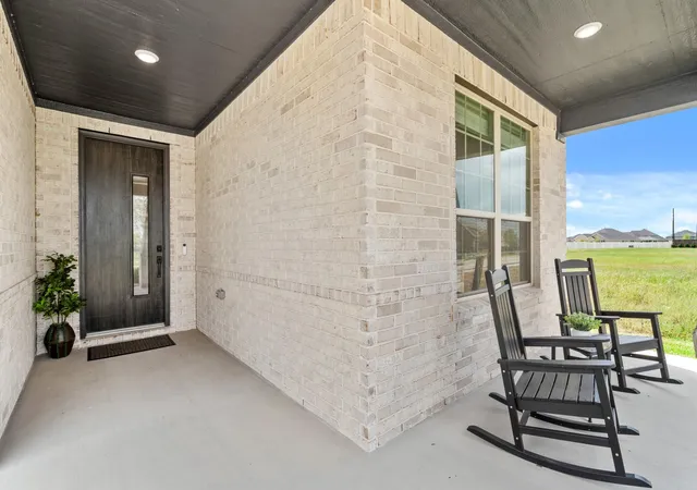 Photo 4 of Single family home for sale at 7539 Rolling Stone Dr, Fulshear, TX 77441 | MLS# 69927266 | Listing updated on 2026-10-03