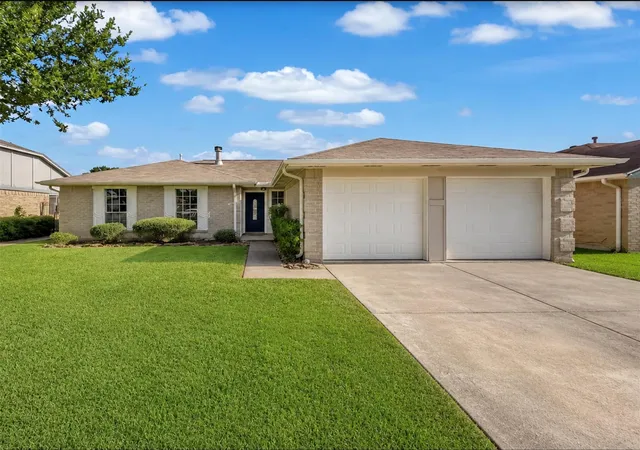 1st image of 10836 Mesquite Dr, La Porte, TX 77571 | MLS# 28422516