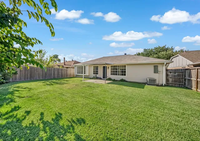 22nd image of 10836 Mesquite Dr, La Porte, TX 77571 | MLS# 28422516