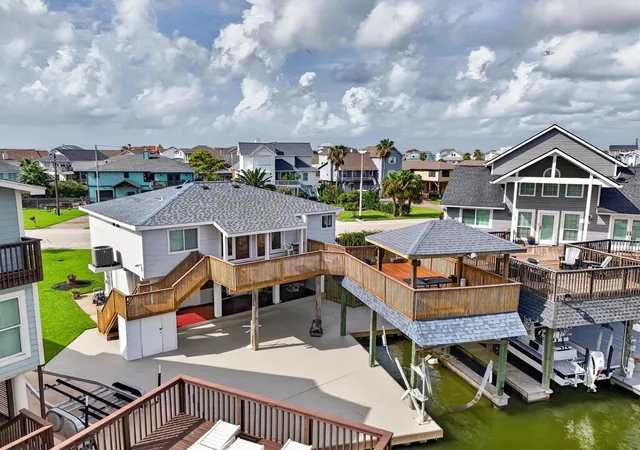 5th image of 1751 Tiki Dr, Galveston, TX 77554 | MLS# 5163471