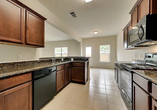 2nd image of 2023 Heath Ridge Ln, Richmond, TX 77469 | MLS# 20582983