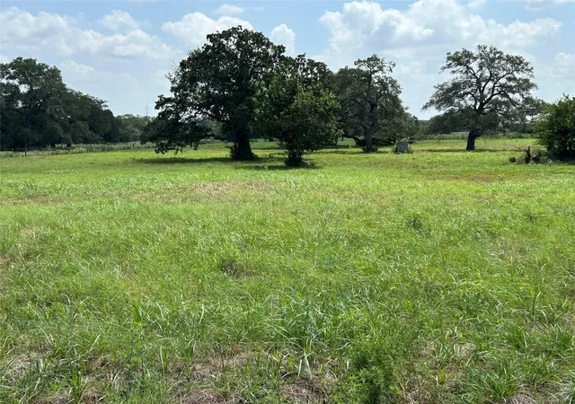 2nd image of 1111 Ohnheiser Kaase Rd, Schulenburg, TX 78956 | MLS# 52157055