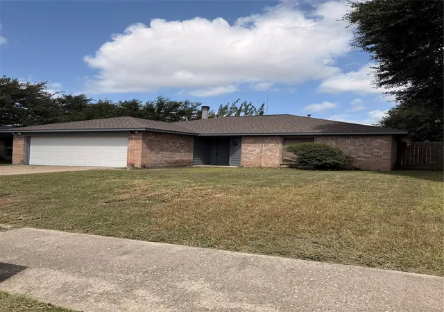 Photo 1 of Single family home for sale at 8010 Western Trl Dr, Houston, TX 77040 | MLS# 61626955 | Listing updated on 2026-08-15