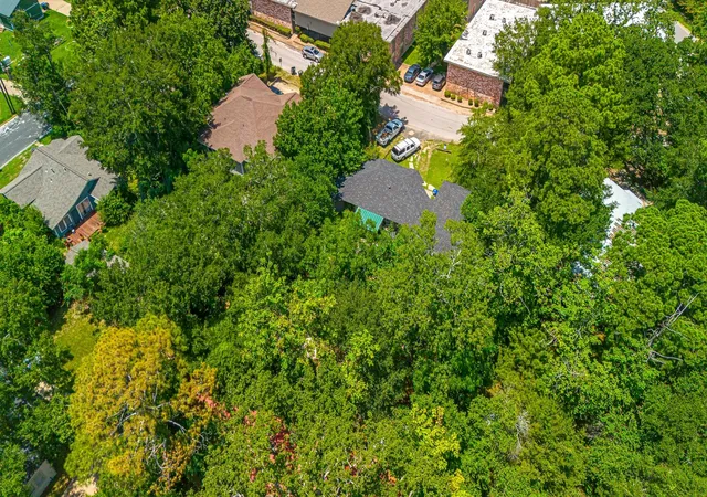 Listing Photo 2 - Condo for sale in building located at 1415 20 1/2nd St, Huntsville, TX 77340 - Unit #