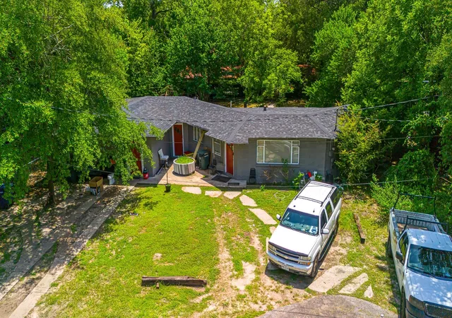 11th image of 1415 20 1/2 St, Huntsville, TX 77340 | MLS# 91238843