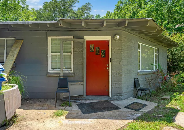 Listing Photo 4 - Condo for sale in building located at 1415 20 1/2nd St, Huntsville, TX 77340