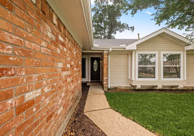 5th image of 9830 Haverhill Dr, Humble, TX 77338 | MLS# 46463885