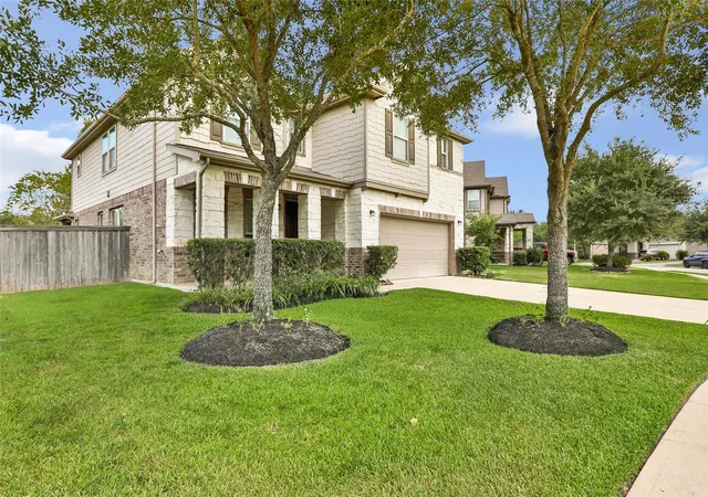 2nd image of 10318 Peeble Trail Ct, Humble, TX 77338 | MLS# 26447209