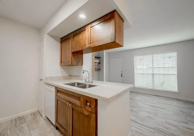 3rd image of 250 El Dorado Blvd #207, Webster, TX 77598 | MLS# 22778049