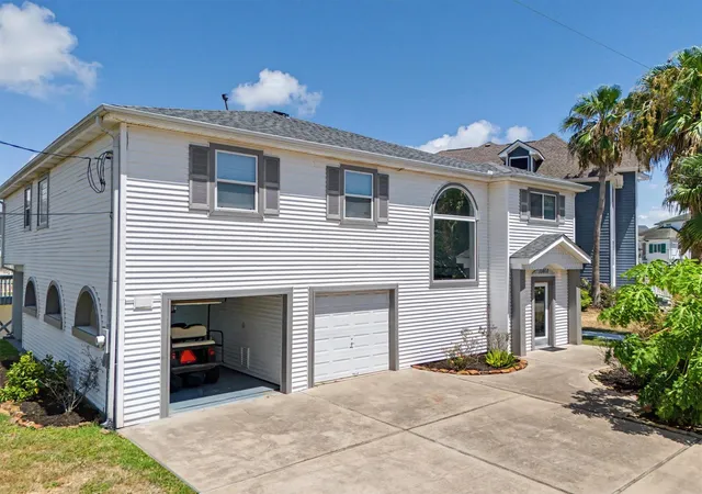 Photo 3 of Single family home for sale at 12808 Camino Famoso Rd, Galveston, TX 77554 | MLS# 71792230 | Listing updated on 2026-08-14