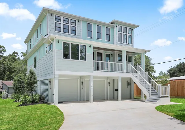 Photo 1 of Single family home for sale at 100 Cedar Ln, Seabrook, TX 77586 | MLS# 45170024 | Listing updated on 2026-09-10