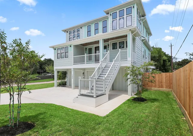 Photo 3 of Single family home for sale at 100 Cedar Ln, Seabrook, TX 77586 | MLS# 45170024 | Listing updated on 2026-09-10