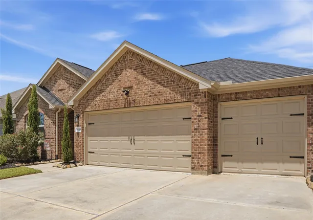 Photo 3 of Sale Pending at 11116 Crawford St, Texas City, TX 77591 | MLS# 3774321 | Listing updated on 2026-09-18
