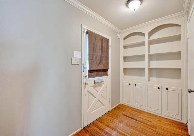 5th image of 473 N Post Oak Ln, Houston, TX 77024