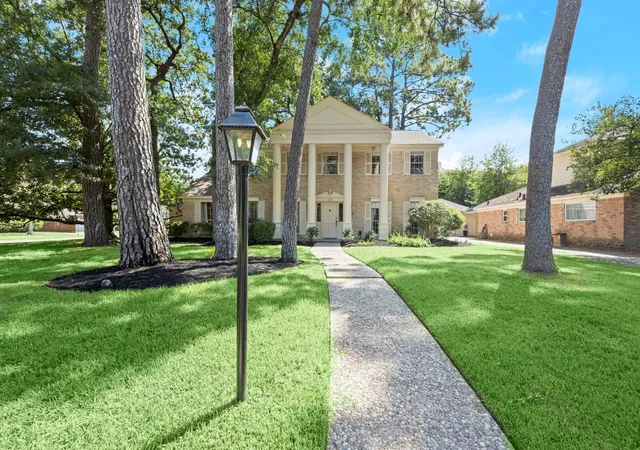 Photo 1 of Single family home for sale at 13730 Hambleton Cir, Houston, TX 77069 | MLS# 8814775 | Listing updated on 2026-09-13