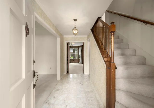 Photo 3 of Single family home for sale at 13730 Hambleton Cir, Houston, TX 77069 | MLS# 8814775 | Listing updated on 2026-09-13