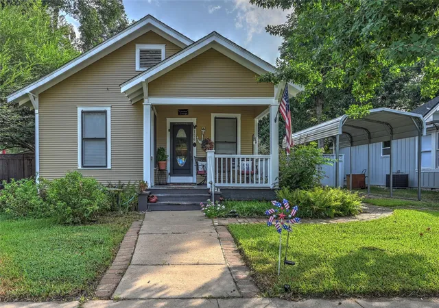 1st image of 156 2nd Ave, Columbus, TX 78934 | MLS# 13728006