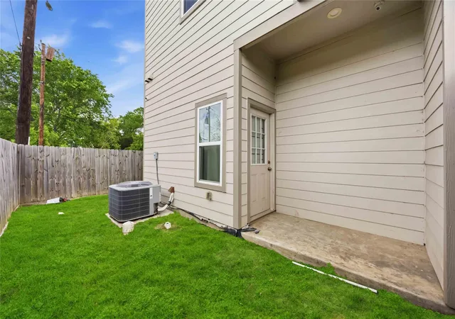 26th image of 9320 Coffee St #A-B, Houston, TX 77033 | MLS# 71776906