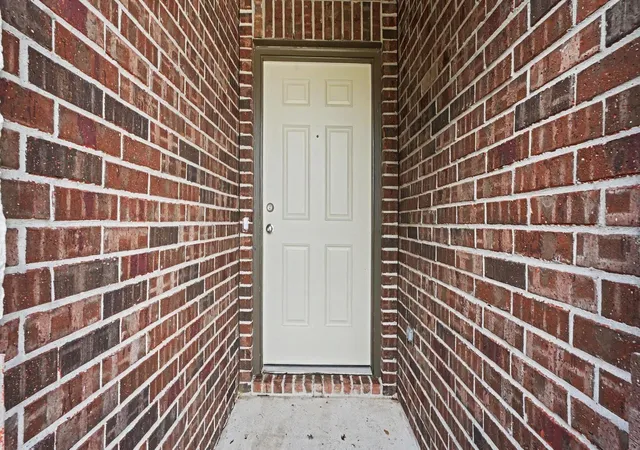 Photo 3 of Single family home for sale at 4014 Emperor Valley Ln, Baytown, TX 77521 | MLS# 31318086 | Listing updated on 2026-09-10