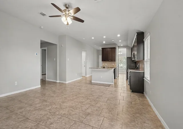 Photo 4 of Single family home for sale at 4014 Emperor Valley Ln, Baytown, TX 77521 | MLS# 31318086 | Listing updated on 2026-09-10