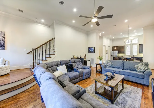 Photo 2 of Single family home for sale at 411 W 17th Street #B, Houston, TX 77008 | MLS# 74942434 | Listing updated on 2026-08-15