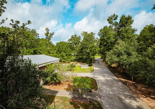 Photo 3 of Single family home for sale at 9800 Ramzi Dr, Conroe, TX 77303 | MLS# 60027751 | Listing updated on 2026-08-22