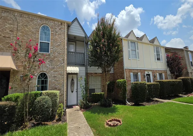 2nd image of 796 Thicket Ln, Houston, TX 77079 | MLS# 15504393