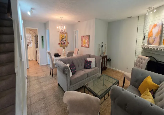 4th image of 796 Thicket Ln, Houston, TX 77079 | MLS# 15504393