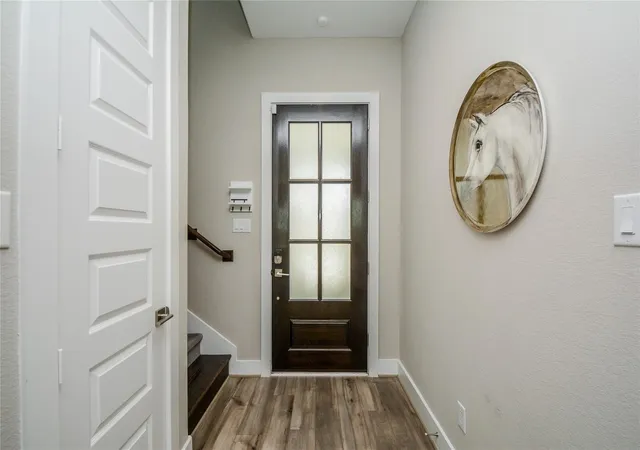 Photo 4 of Sale Pending at 3104 Leather Leaf Ln, Houston, TX 77080 | MLS# 10182912 | Listing updated on 2026-09-14