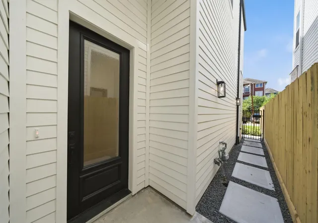 3rd image of 609 W 27Th St, Houston, TX 77008 | MLS# 98658584