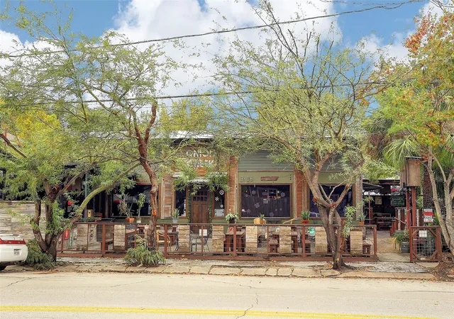 43rd image of 609 W 27th St, Houston, TX 77008 | MLS# 98658584
