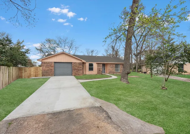 Photo 24 of Single family home for sale at 230 W Willwood Dr, Willis, TX 77378 | MLS# 44625228 | Listing updated on 2026-09-03