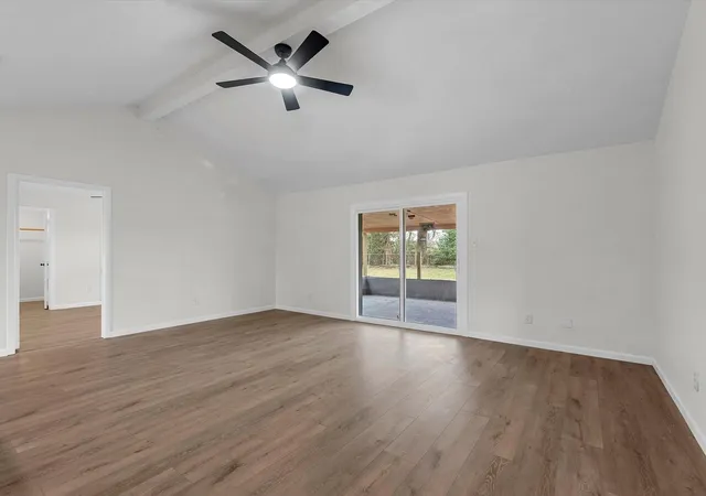 Photo 4 of Single family home for sale at 230 W Willwood Dr, Willis, TX 77378 | MLS# 44625228 | Listing updated on 2026-09-03