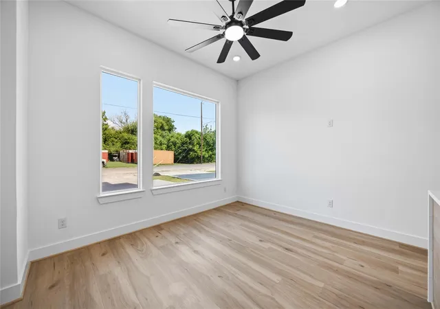 5th image of 9104 Coffee St, Houston, TX 77033