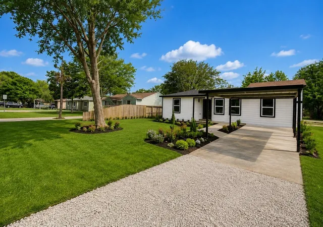 Photo 1 of Single family home for sale at 7402 Elbridge Ln, Deer Park, TX 77536 | MLS# 8585524 | Listing updated on 2026-08-23