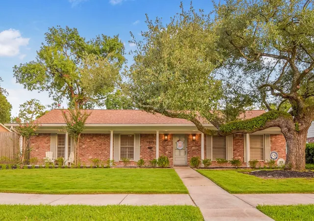 1st image of 7611 Fairdale Ln, Houston, TX 77063 | MLS# 21928122
