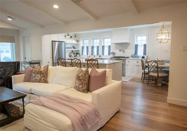 4th image of 7611 Fairdale Ln, Houston, TX 77063 | MLS# 21928122