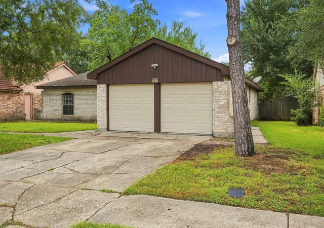 Photo 2 of Single family home for sale at 5531 Maplegate Dr, Spring, TX 77373 | MLS# 67270450 | Listing updated on 2026-10-20