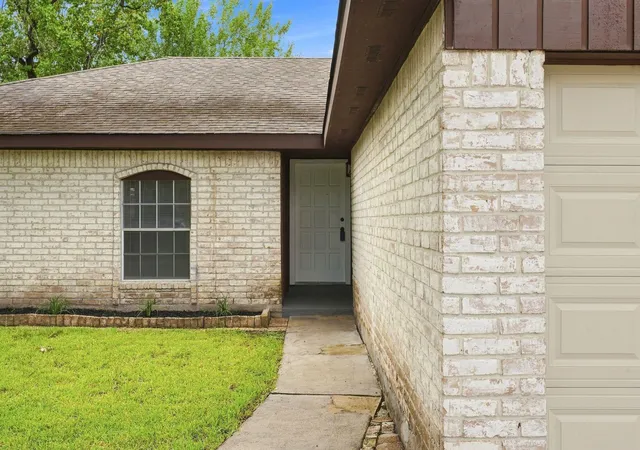 Photo 4 of Single family home for sale at 5531 Maplegate Dr, Spring, TX 77373 | MLS# 67270450 | Listing updated on 2026-10-20